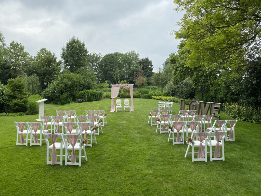 Trouwen in de voortuin